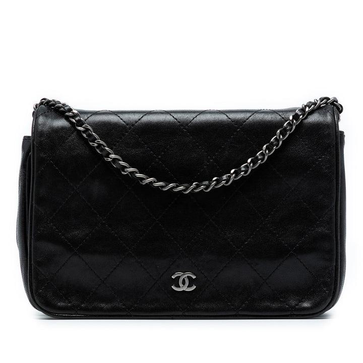 Chanel CC Matelassé Cuir d’agneau Rabat intégral Wallet on Chain