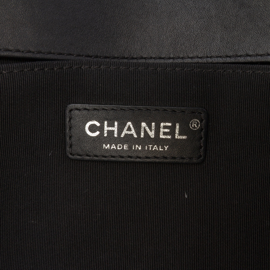 Chanel Old Medium Quilted Cuir d’agneau Boy Flap Noir – GABY PARIS Authentique
