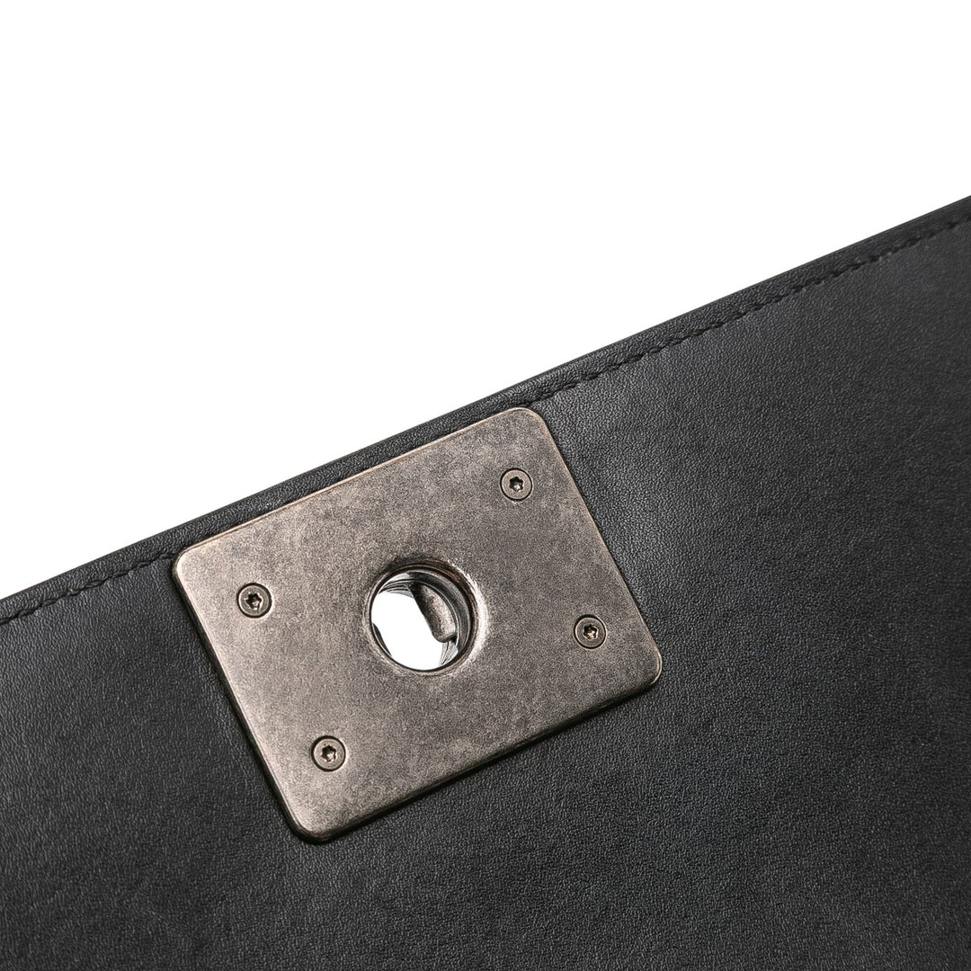 Chanel Old Medium Quilted Cuir d’agneau Boy Flap Noir – GABY PARIS Authentique