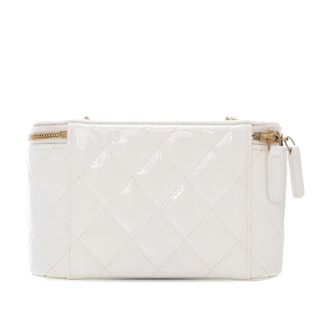 Chanel Small Quilted Cuir verni Coco Heart Charms Vanity Étui with Chain Blanc