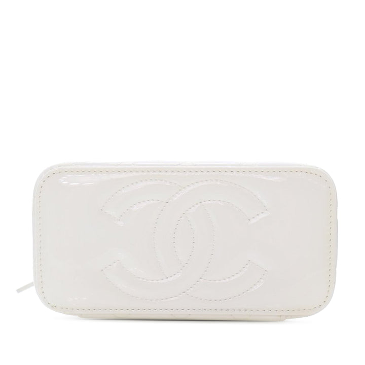 Chanel Small Quilted Cuir verni Coco Heart Charms Vanity Étui with Chain Blanc