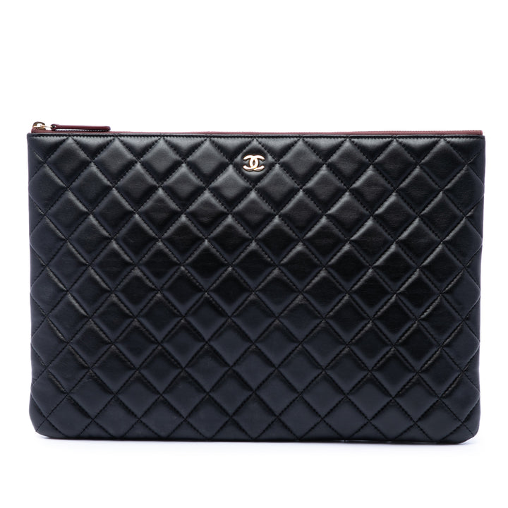 Chanel Large Matelassé Cuir d’agneau O Étui Pochette