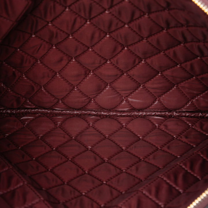 Chanel Large Matelassé Cuir d’agneau O Étui Pochette
