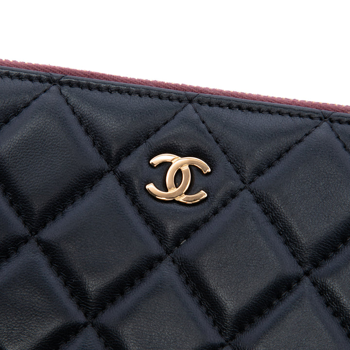 Chanel Large Matelassé Cuir d’agneau O Étui Pochette