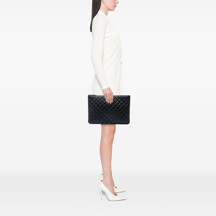 Chanel Large Matelassé Cuir d’agneau O Étui Pochette