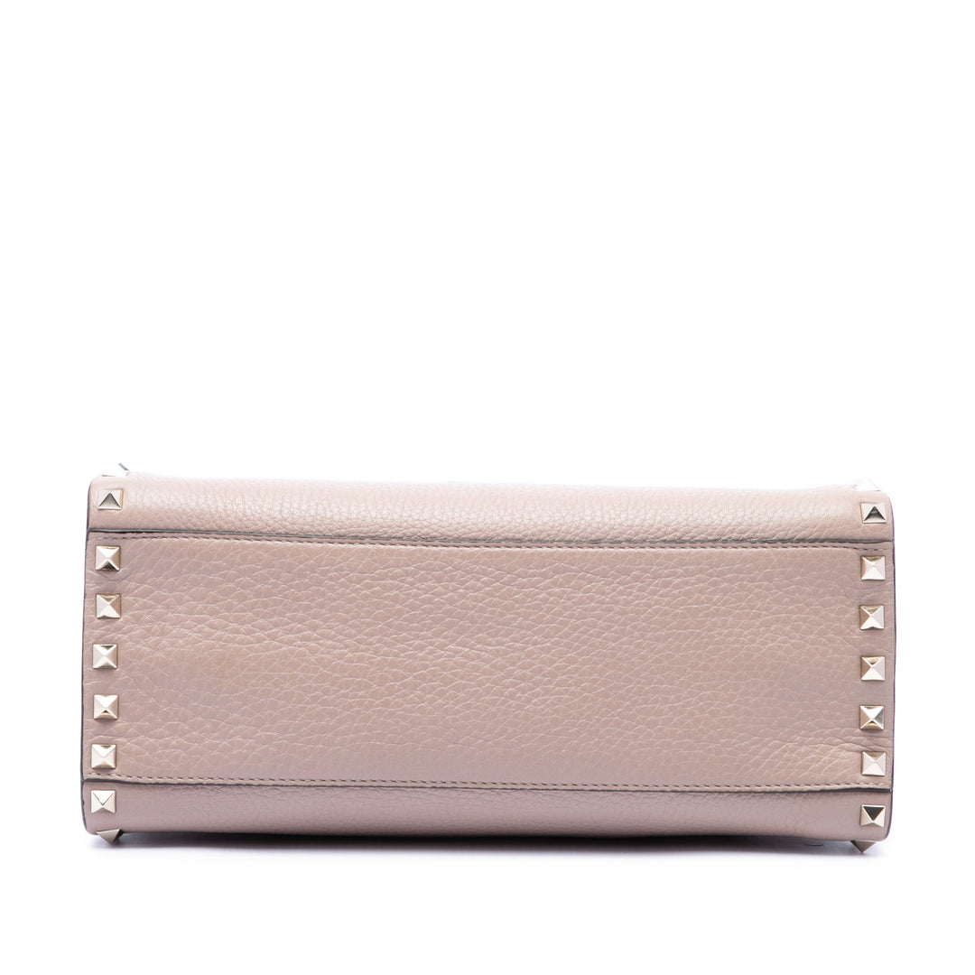 grainé Rockstud Flip Lock Cabas Cuir de veau grainé Marron
