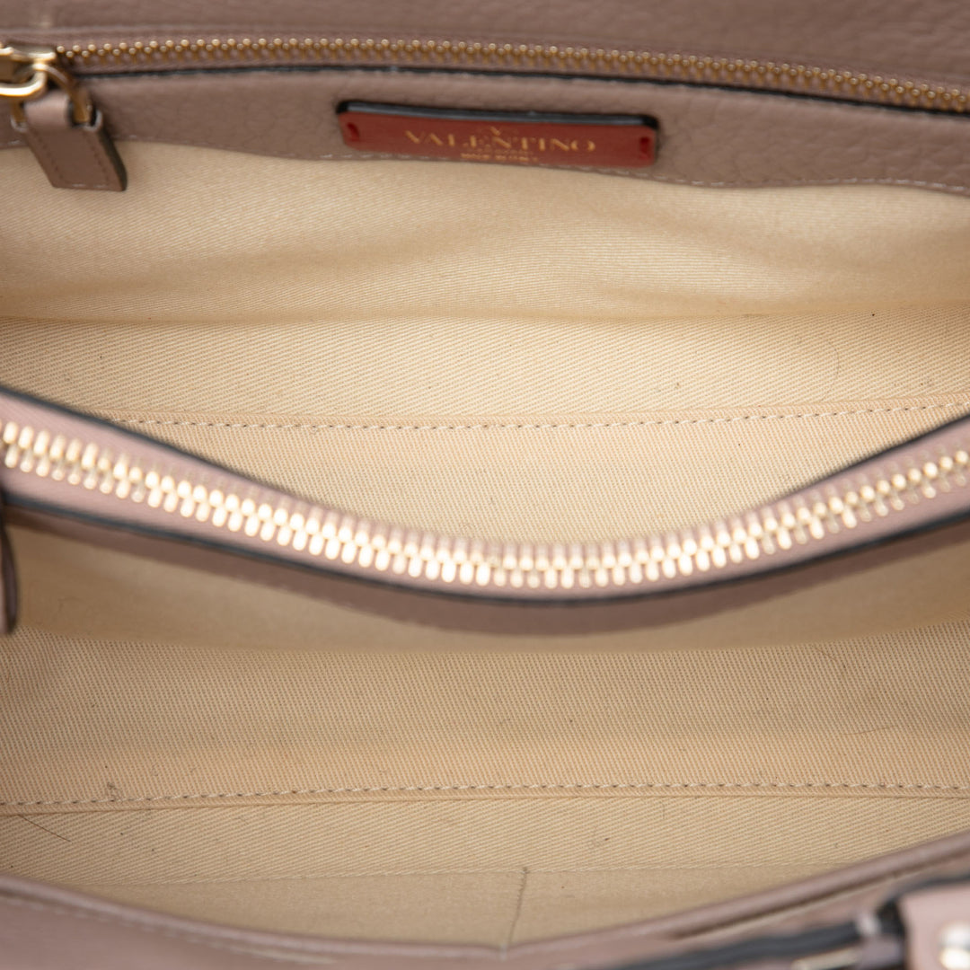 grainé Rockstud Flip Lock Cabas Cuir de veau grainé Marron