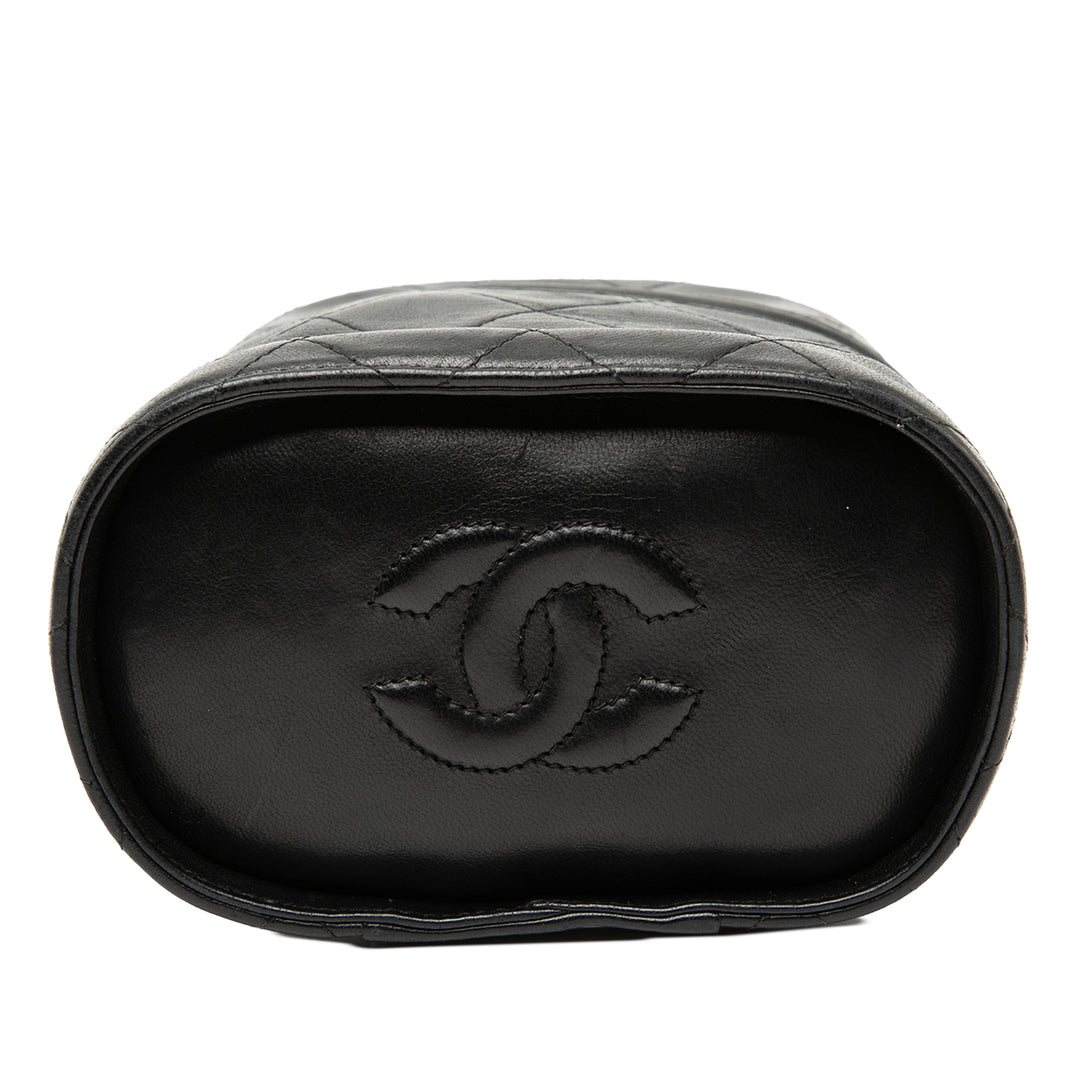 Chanel Matelassé Cuir d’agneau Pompon Vanity avec chaîne