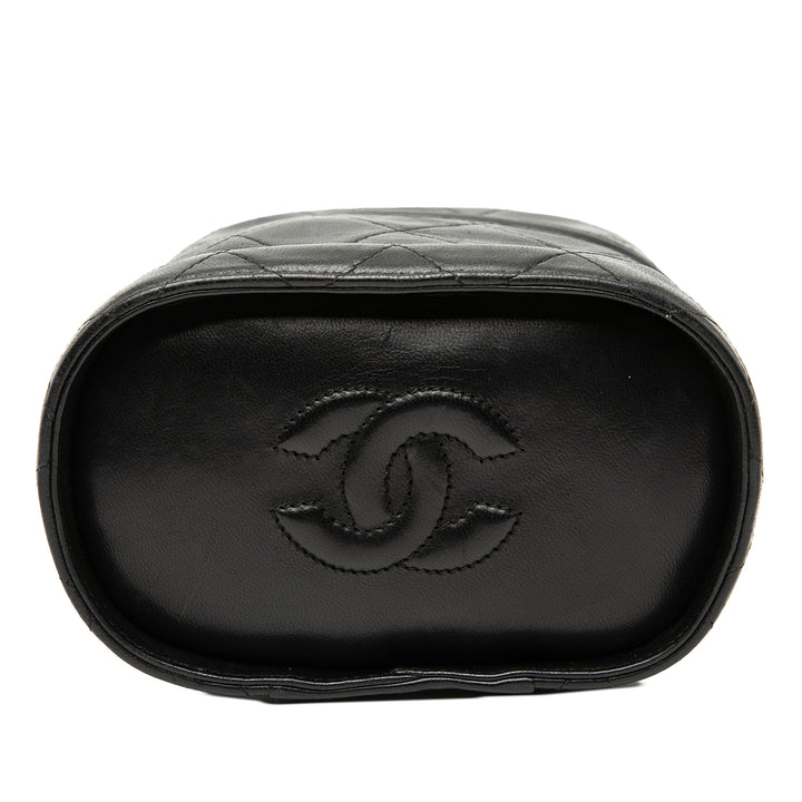 Chanel Matelassé Cuir d’agneau Pompon Vanity avec chaîne