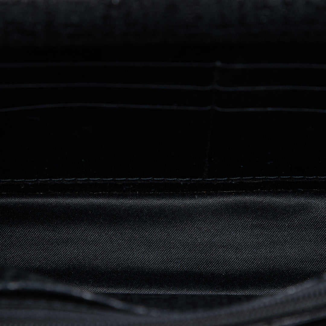 Chanel CC Matelassé froissé Cuir verni Wallet on Chain