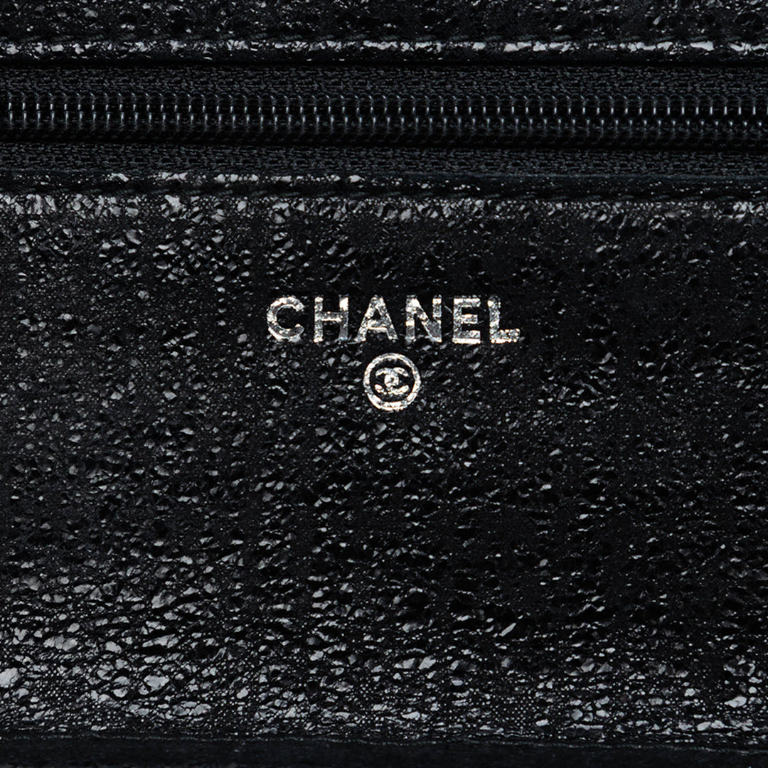 Chanel CC Matelassé froissé Cuir verni Wallet on Chain