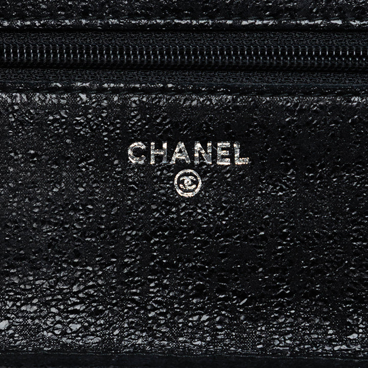Chanel CC Matelassé froissé Cuir verni Wallet on Chain