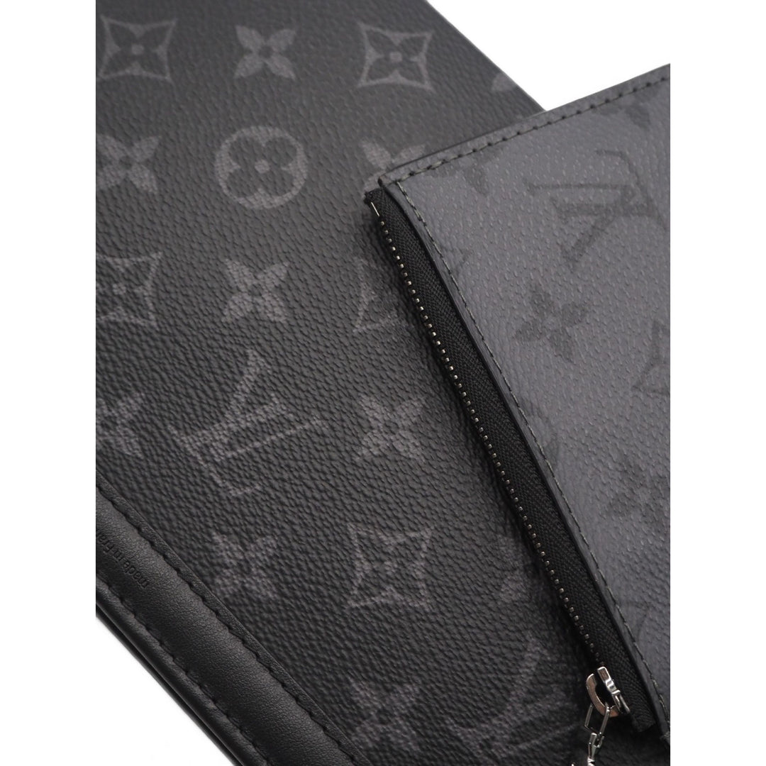 Louis Vuitton Gaston Wearable Portefeuille Monogram Eclipse Noir – vue 8 – GABY PARIS