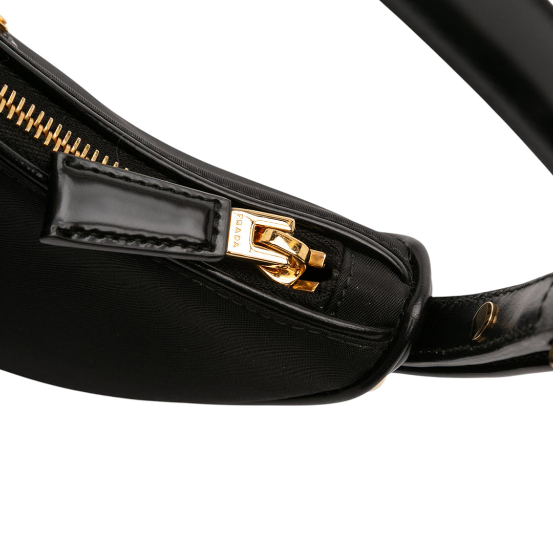 Prada Small Re Nylon et Cuir Arque Sac