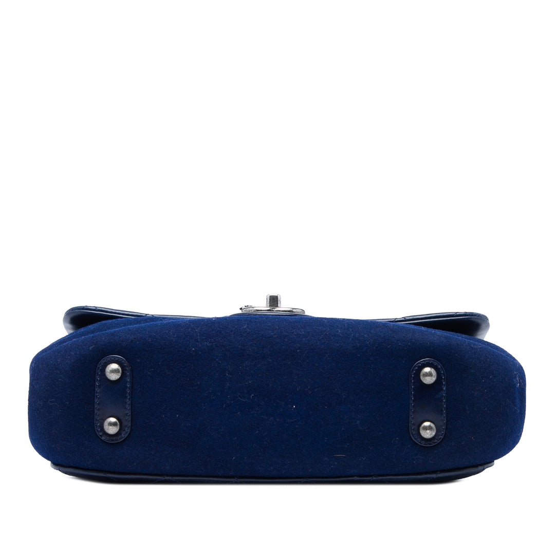 Chanel Sac bandoulière CC Matelassé et Cuir d'agneau Bleu – vue 3 – GABY PARIS