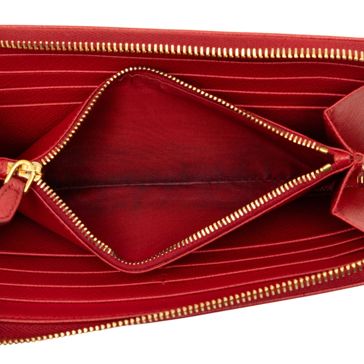 Prada Portefeuille long zippé Saffiano Rouge – vue 4 – GABY PARIS