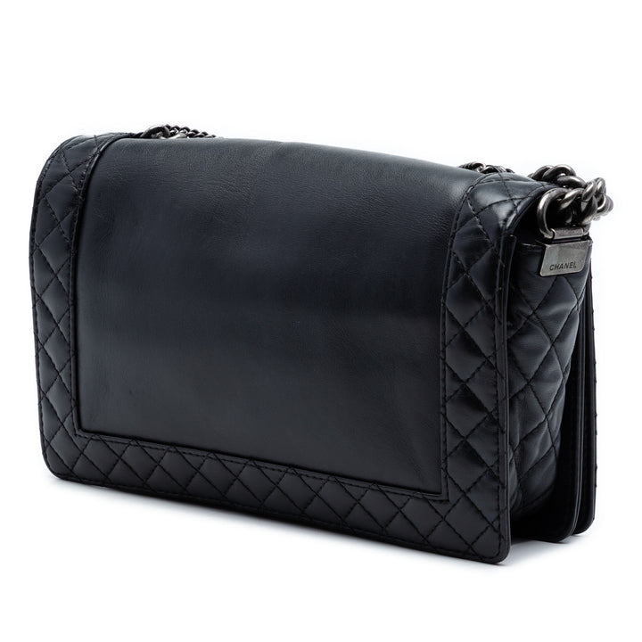 Chanel Medium Paris Dallas Enchained Boy à rabat
