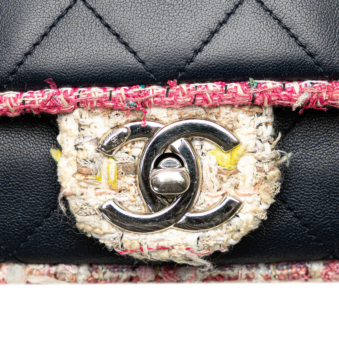 Chanel Quilted Cuir d’agneau and Tweed Elegant Trim Flap Bleu – GABY PARIS Authentique