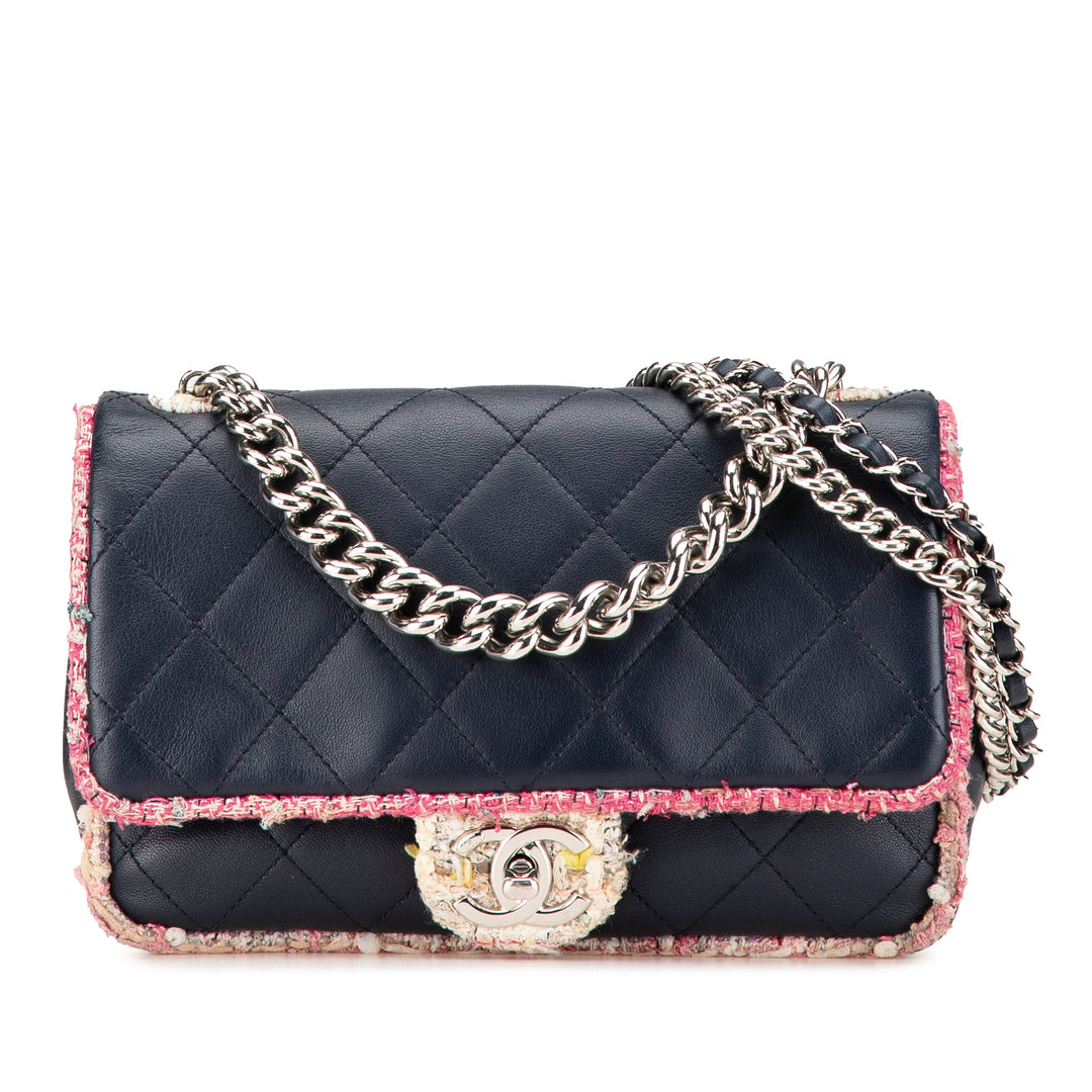 Chanel Quilted Cuir d’agneau and Tweed Elegant Trim Flap Bleu – GABY PARIS Authentique