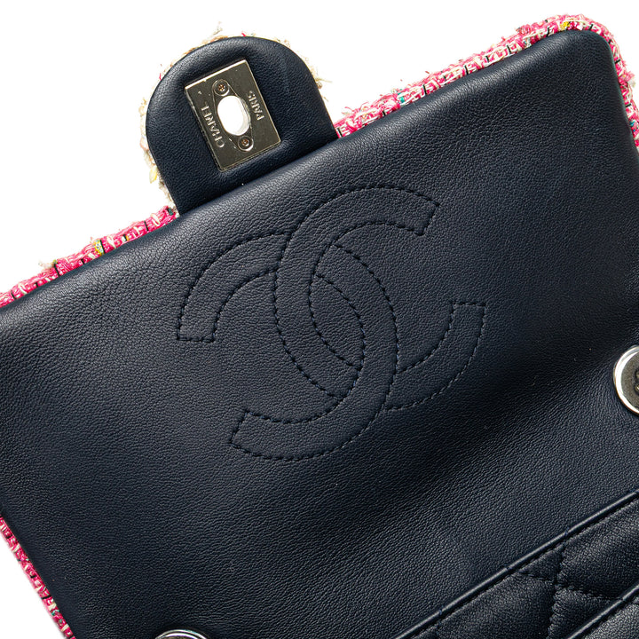 Chanel Quilted Cuir d’agneau and Tweed Elegant Trim Flap Bleu – GABY PARIS Authentique