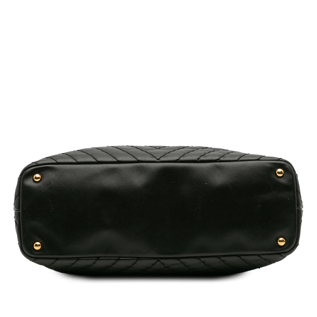 Chanel Large Chevron Cuir de veau Surpique Cabas Noir – GABY PARIS Authentique