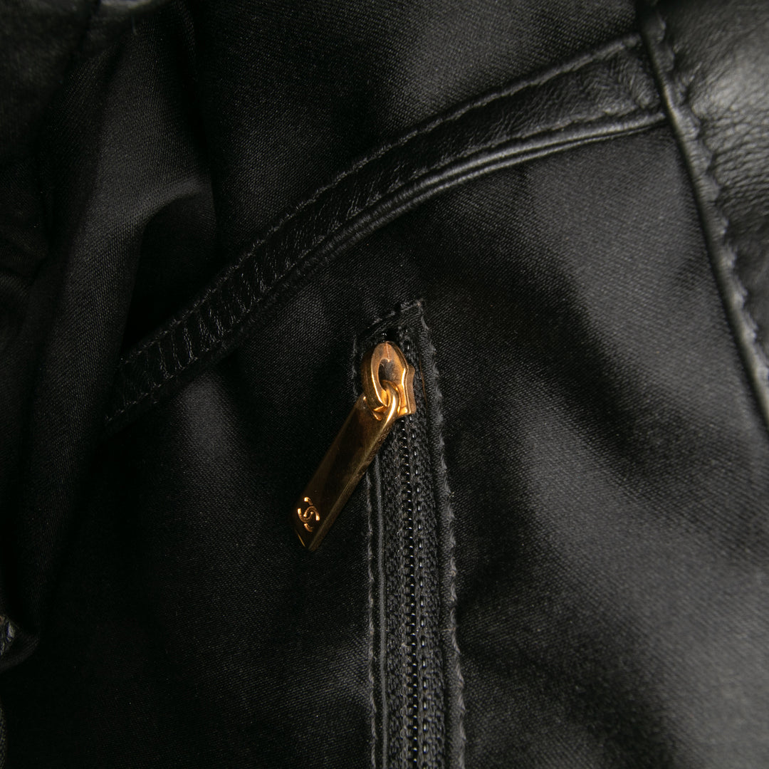 Chanel Large Chevron Cuir de veau Surpique Cabas Noir – GABY PARIS Authentique