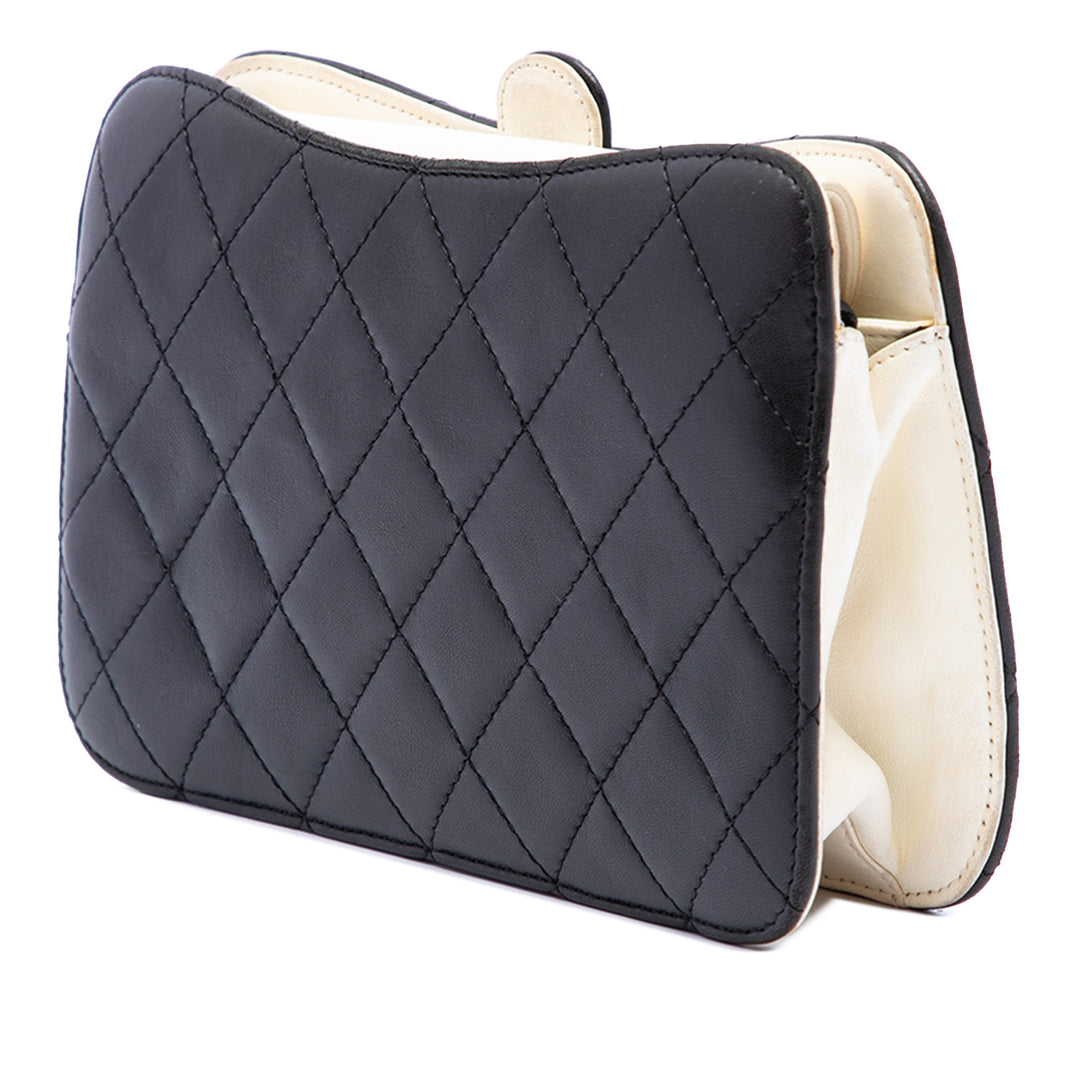 CC Matelassé Pochette avec chaîne Cuir d'agneau Noir