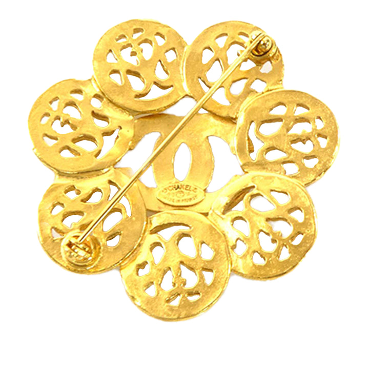 Chanel CC plaqué Flower Broche Doré – vue 4 – GABY PARIS