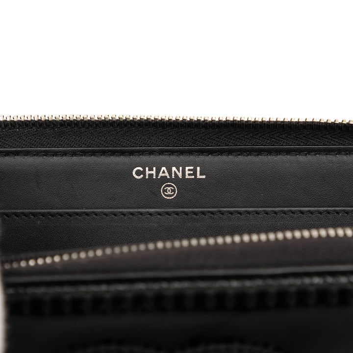 Chanel CC Cuir verni Surpiqué Portefeuille long