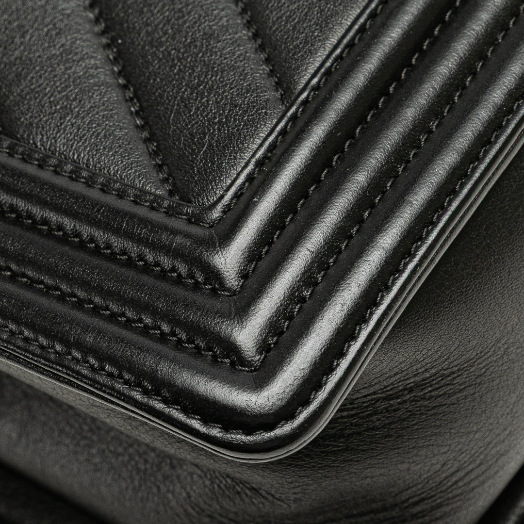 Old Medium Chevron Calfskin Boy Flap Black - Gaby Paris