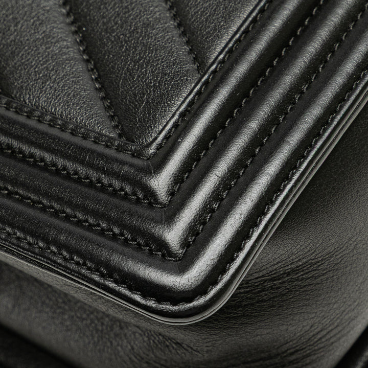 Old Medium Chevron Calfskin Boy Flap Black - Gaby Paris