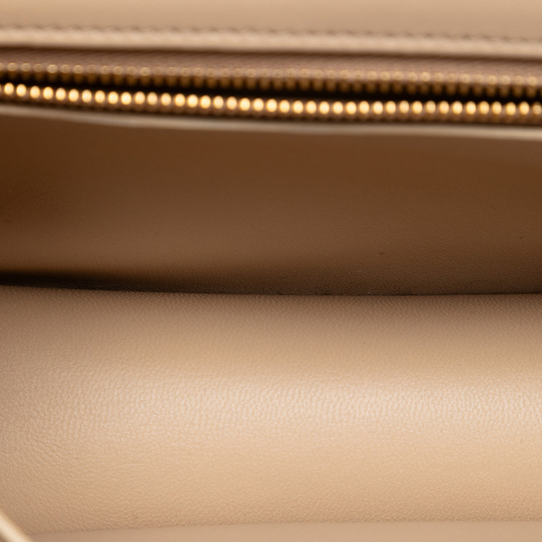 Celine Medium Cuir de veau Triomphe Frame Sac porté croisé