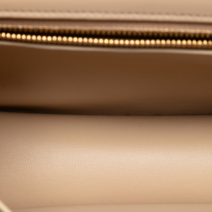 Celine Medium Cuir de veau Triomphe Frame Sac porté croisé