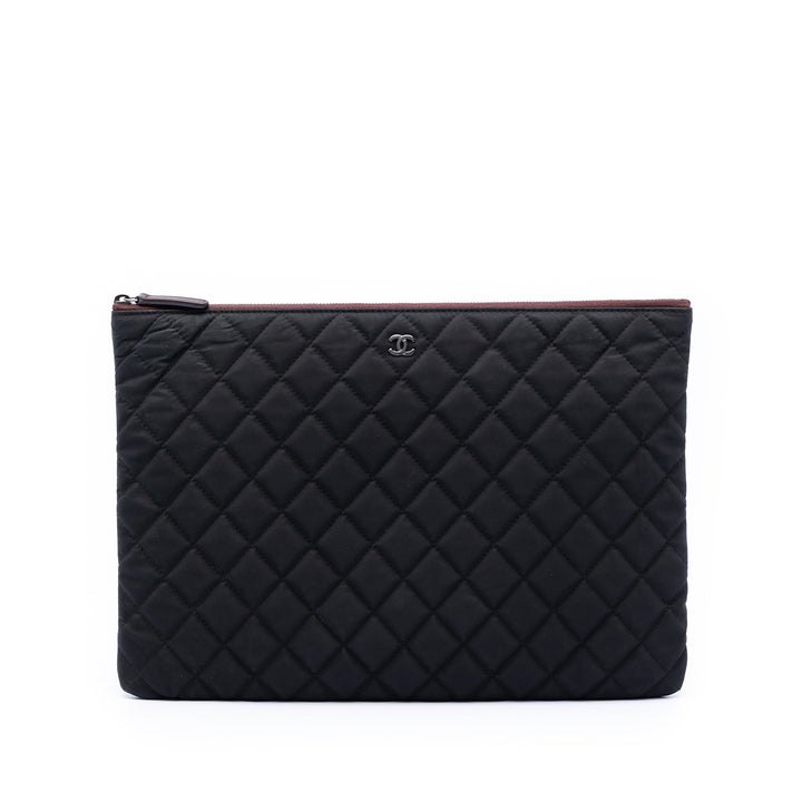 Chanel Matelassé O Étui Pochette Grand Nylon