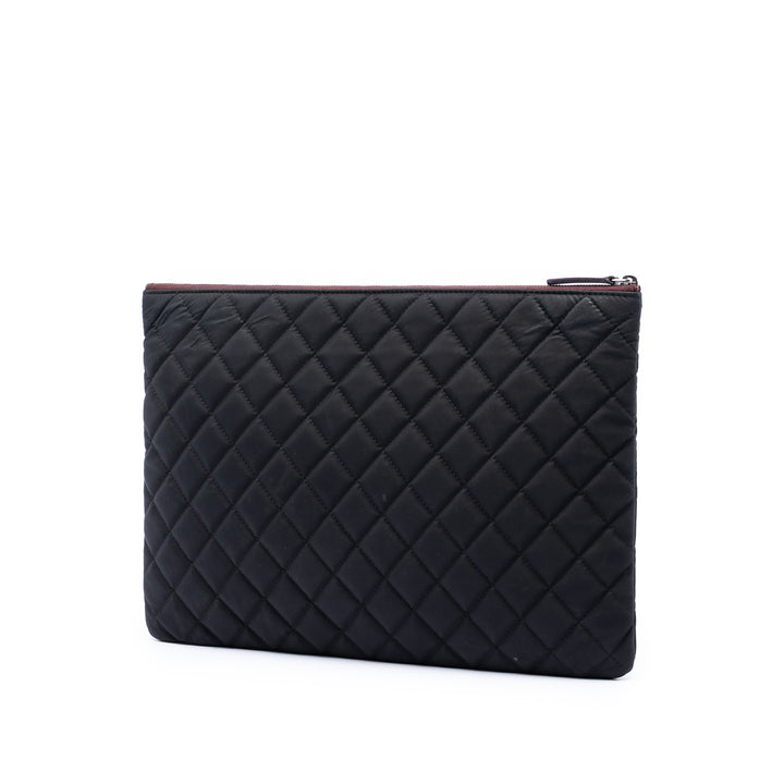 Chanel Matelassé O Étui Pochette Grand Nylon