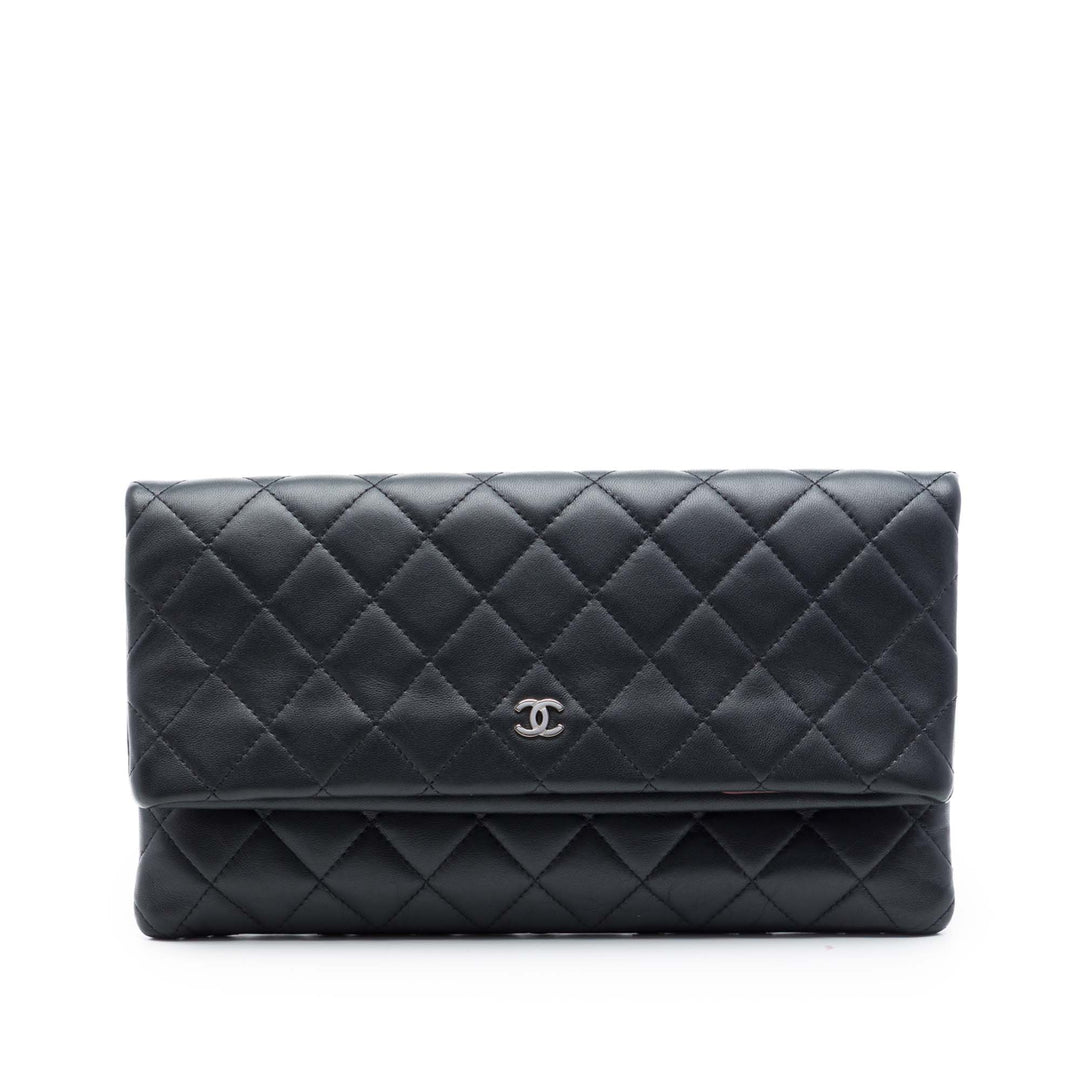 Chanel Matelassé Cuir d’agneau CC Beauty Foldover Pochette