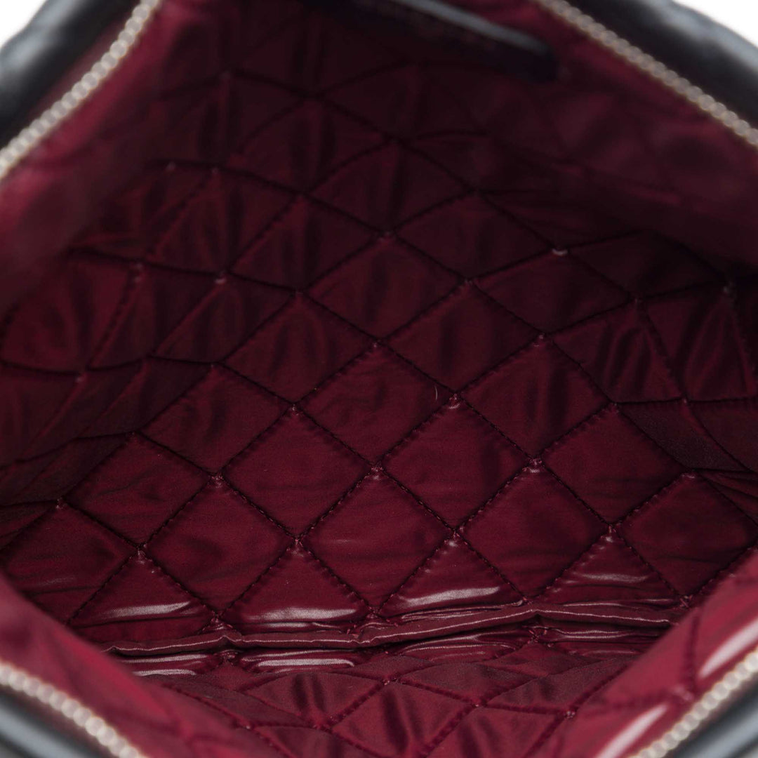 Chanel Matelassé Cuir d’agneau CC Beauty Foldover Pochette