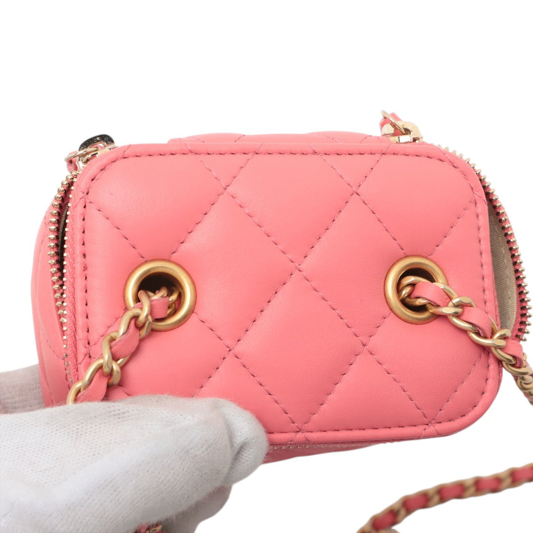 Chanel Mini Quilted Cuir d’agneau Pearl Crush Vanity Étui With Chain Rose