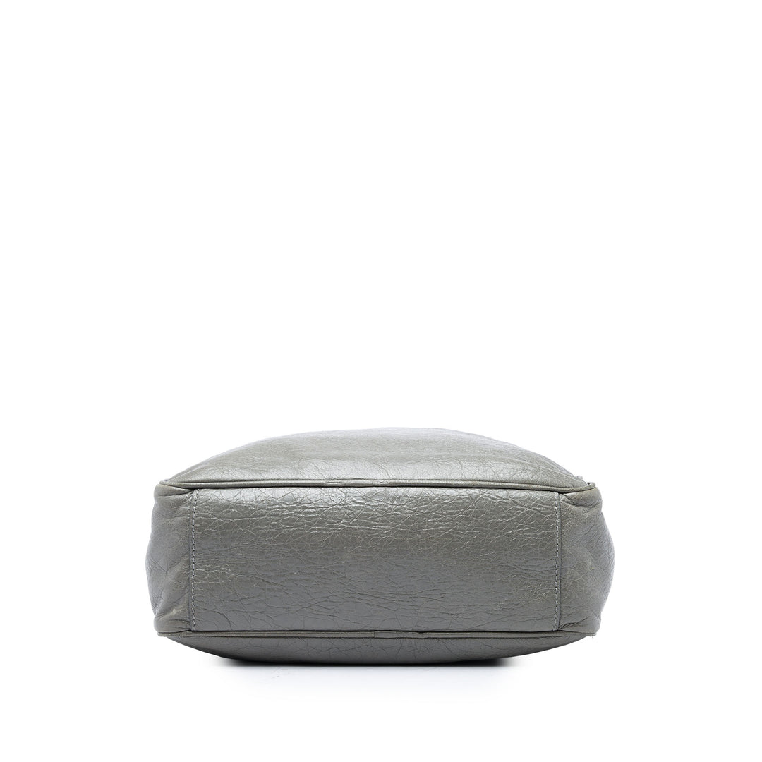 Balenciaga Sac bandoulière Motocross Classic Reporter Cuir d'agneau Gris – vue 3 – GABY PARIS