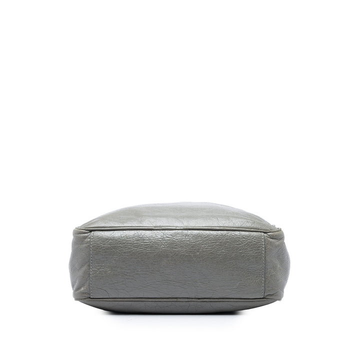 Balenciaga Sac bandoulière Motocross Classic Reporter Cuir d'agneau Gris – vue 3 – GABY PARIS