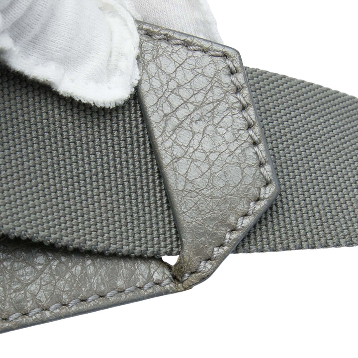 Balenciaga Sac bandoulière Motocross Classic Reporter Cuir d'agneau Gris – vue 5 – GABY PARIS