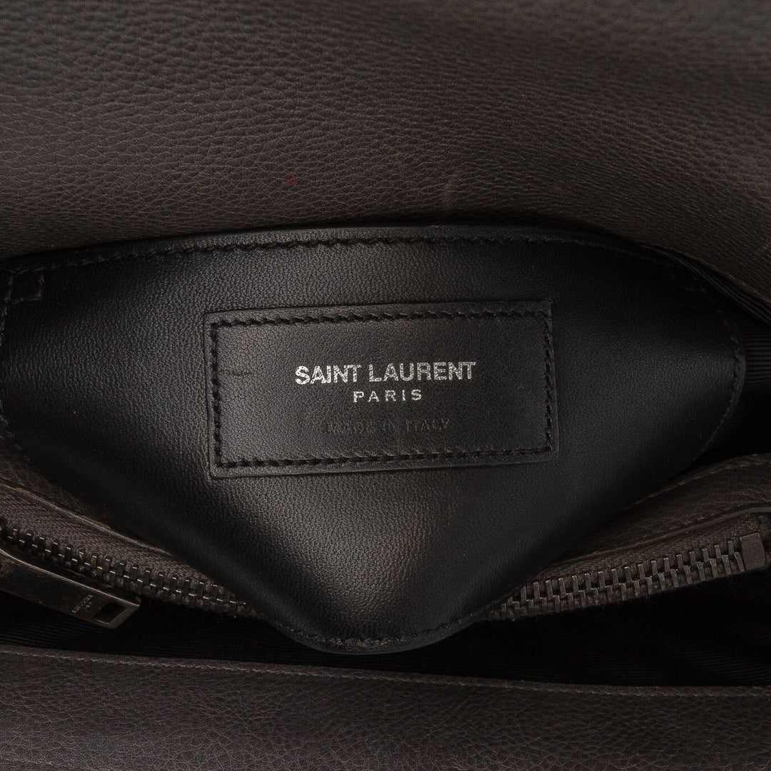 Saint Laurent Medium Chevron Sheepskin Monogram College Sac cartable Gris – GABY PARIS Authentique