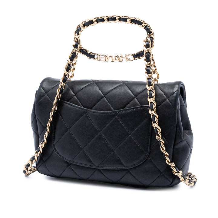Chanel Small Matelassé Cuir d’agneau Rond anse supérieure à rabat