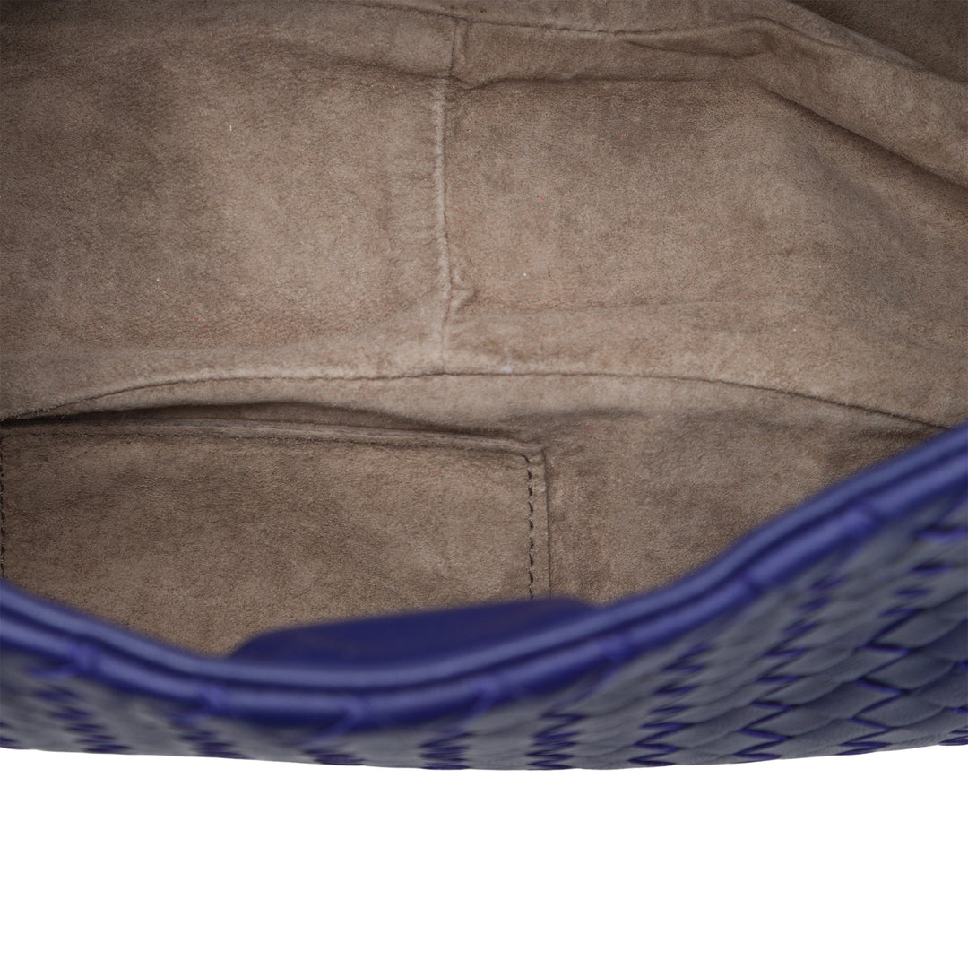 Bottega Veneta Sac bandoulière Intrecciato à rabat nappa Bleu – vue 4 – GABY PARIS