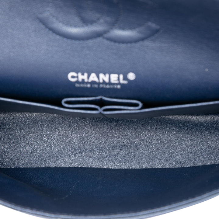 Chanel Classic Double rabat Moyen Cuir caviar Bleu – vue 4 – GABY PARIS