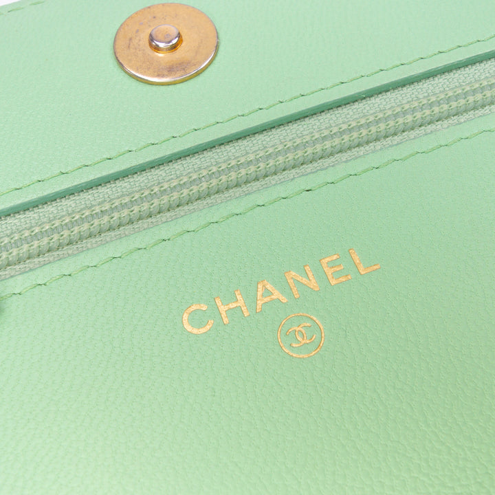 Chanel Matelassé Cuir d’agneau 19 Wallet on Chain