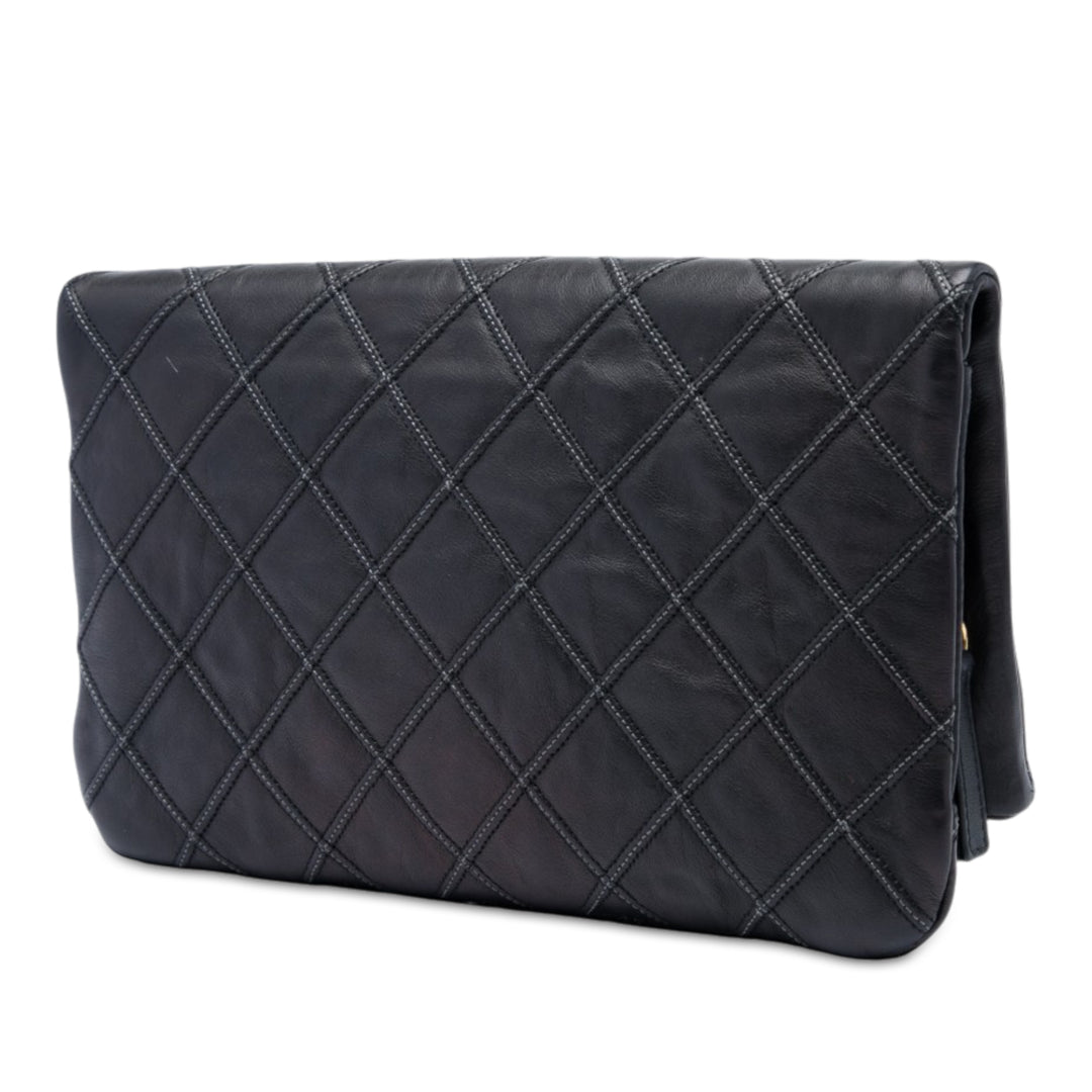 Chanel Pochette Matelassé Thin City Foldover Cuir d'agneau Noir – vue 2 – GABY PARIS