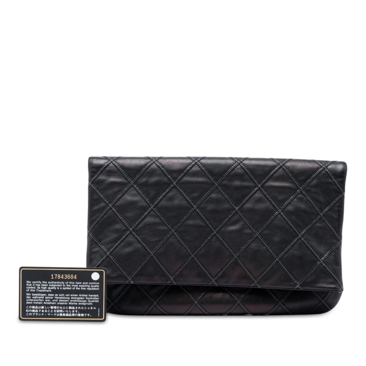 Chanel Pochette Matelassé Thin City Foldover Cuir d'agneau Noir – vue 7 – GABY PARIS