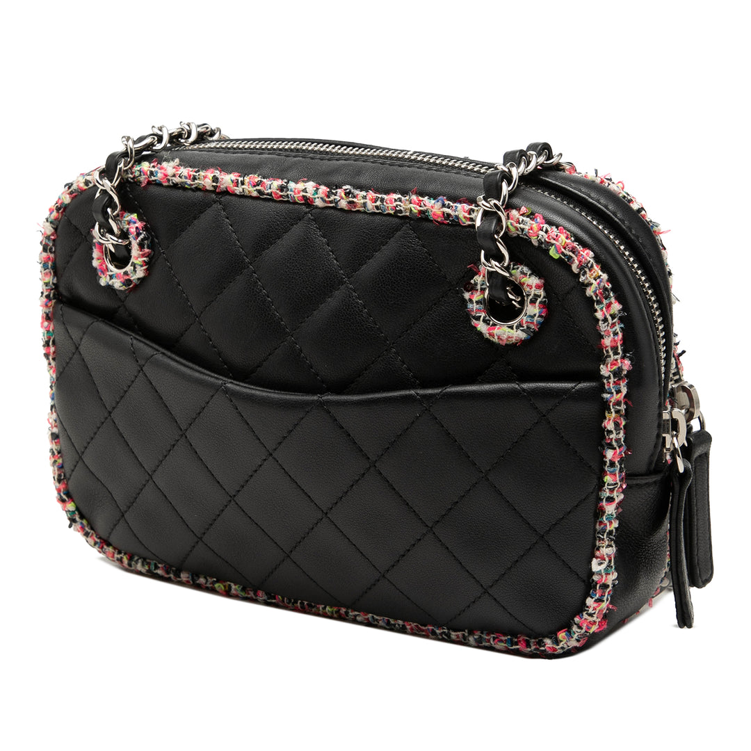 Chanel CC Matelassé Elegant Trim Front Zippé Sac caméra Cuir d'agneau