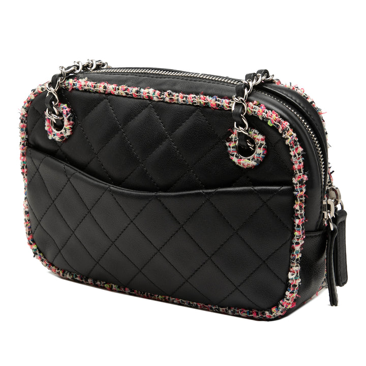 Chanel CC Matelassé Elegant Trim Front Zippé Sac caméra Cuir d'agneau